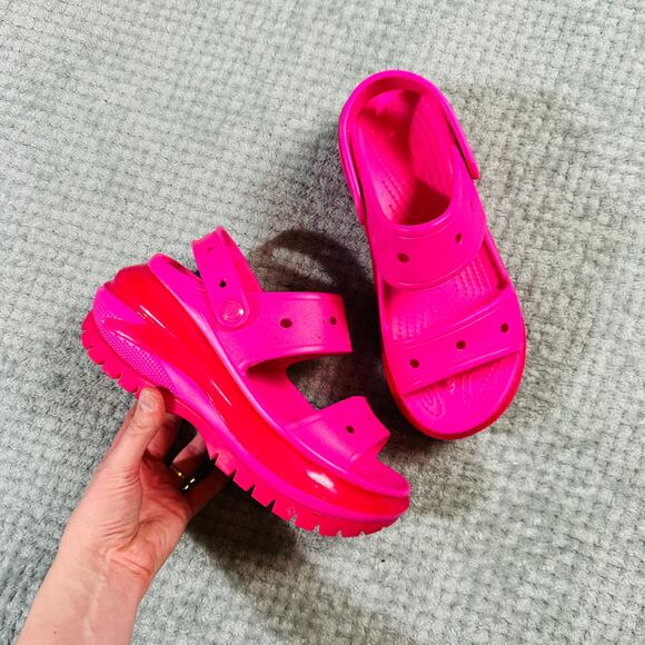 Crocs Classic Mega Crush Sandal Hot Pink Platform Chunky Strappy Girly Goth W8 - Picture 1 of 7